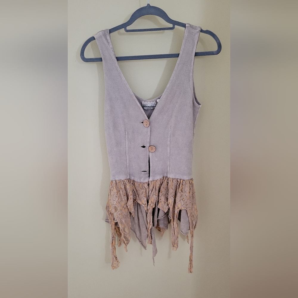Flowy tank vest
